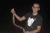 Thiếu niên nuôi 10 rắn độc làm... thú cưng và kết đắng