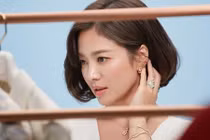 Song Hye Kyo khoe ảnh xinh đẹp sau ồn ào hôn nhân