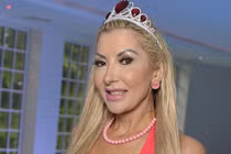 Búp bê Barlie già nhất thế giới phẫu thuật thẩm mỹ lần thứ 105