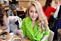 Sau ồn ào đoạt á hậu, Ngân 98 khoe vẻ rạng rỡ tại Hàn Quốc