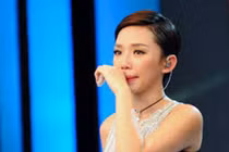 Ca sĩ Tóc Tiên tâm sự chuyện bị gia đình coi là kẻ thất bại