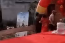 Chú rể đánh bố vợ trong đám cưới, lý do ai cũng lắc đầu...