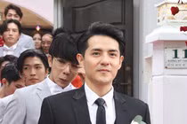 Ông Cao Thắng lái xe mui trần đón Đông Nhi về dinh