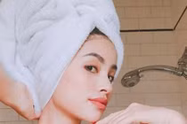 Hậu đính hôn đại gia ở Mỹ, Phạm Hương chăm khoe ảnh gợi cảm