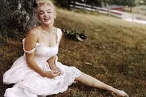 Uẩn khúc về cái chết của "biểu tượng sex" Marilyn Monroe