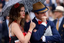 Quên hàng hiệu đi, đây là mốt mới khoe “đẳng cấp” của giới siêu giàu