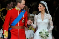 10 khoảnh khắc đã thay đổi Hoàng gia Anh mãi mãi trong một thập kỷ qua 