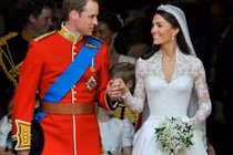 10 khoảnh khắc đã thay đổi Hoàng gia Anh mãi mãi trong một thập kỷ qua 