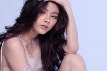 Đường cong gợi cảm “chết người” của mỹ nhân “Chiếc lá cuốn bay” 