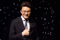 Soi đời tư của BTV Hữu Bằng đi chân trần khi dẫn sóng VTV