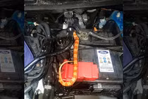 Rắn tinh nghịch chui vào ô tô, ở lì suốt 3 ngày