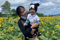 Xuýt xoa vẻ kháu khỉnh con trai lai Ấn của diễn viên Nguyệt Ánh 