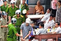 Đòi 'bồi dưỡng', một cán bộ trật tự đô thị giả bị bắt