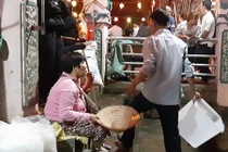 Nhếch nhác cảnh ăn xin đầu năm mới