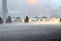 Thời tiết hôm nay: Miền Trung đến Nam Bộ có mưa to, rất to