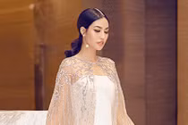 Mang bầu ở tháng thứ 5, Lan Khuê vẫn giữ được thân hình chuẩn siêu mẫu