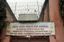 Hàng trăm học sinh bị tra tấn trong "trường học địa ngục"