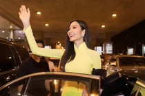 Hoàng Thùy đẹp dịu dàng trở về nước sau thành tích Top 20 Miss Universe