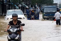 Bão số 6 giật cấp 11 cách đất liền 300km, áp sát Khánh Hoà - Quảng Ngãi