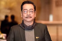 Đi xe không đội mũ bảo hiểm, “ông trùm” Hoàng Dũng nói gì?