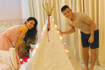 Vợ chồng Thủy Tiên - Công Vinh khoe con gái 6 tuổi