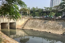 Chính thức tháo dỡ khu thí điểm làm sạch trên sông Tô Lịch