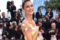 Mỹ nhân Hollywood tụt váy, lộ ngực trên thảm đỏ Cannes 2019