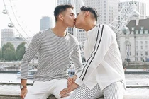 Hôn nhân màu hồng của Hồ Vĩnh Khoa và bạn đời đồng tính sau 2 năm làm đám cưới