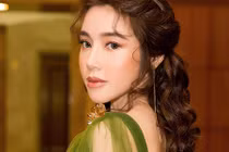 “Gái hai con” Elly Trần khoe ảnh trên giường gây tranh cãi