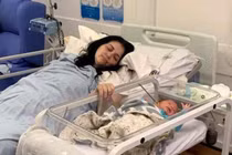 Bà mẹ phải cắt bỏ 2 kg thịt sau khi bị bọ ăn thịt cắn