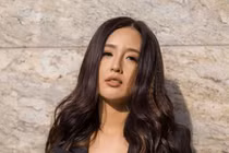 Bị phản ứng khi mặc áo vest không nội y, Mai Phương Thúy lên tiếng