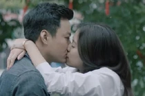 Chia tay Vĩnh Thụy, Hoàng Thùy Linh lại tình tứ cùng Hồng Đăng 