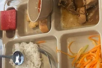 Trường Việt Úc nhận lỗi sau vụ cắt xén suất ăn của học sinh dù thu phí cao