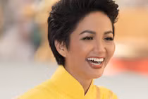 H'hen Niê tươi rói giữa nghi vấn bị H'ăng Niê đá xéo