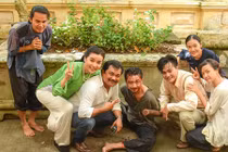 Hậu trường hài hước chủ đánh gia nô vì ghen trong “Tiếng sét trong mưa” 