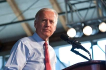 Phó Tổng thống Mỹ làm gì ở Ukraine?