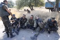 Lệnh ngừng bắn bị phá, quân ly khai Ukraine vẫn trả tù binh