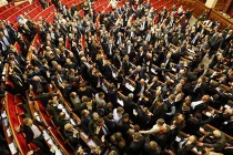 Thượng viện Ukraine không thông qua cuộc trưng cầu dân ý 25/5