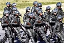 Ngạc nhiên đội cảnh sát Robocop bảo vệ World Cup 2014