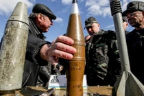 Ukraine bán tháo vũ khí cũ, lấy tiền tậu đồ hiện đại