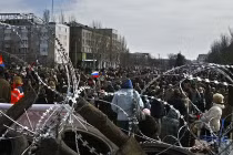 Mỹ dọa áp trừng phạt mới nếu Nga đưa quân đến Donetsk 