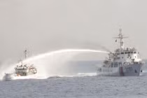 Mỹ lên án tàu Trung Quốc đâm tàu Việt Nam