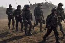 EU âm thầm dỡ bỏ lệnh cấm vận vũ khí cho Ukraine?