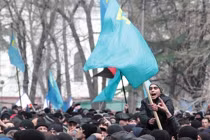 Tòa nhà chính quyền Ukraine ở Crimea bị đánh chiếm