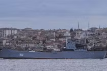 Chiến hạm Nga tiến vào Biển Đen tăng lực lượng cho Crimea?