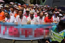 Cảnh hàng trăm nghìn người xuống đường biểu tình ở Hồng Kông