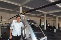 Thương binh “liều” tự chế hai trực thăng chơi