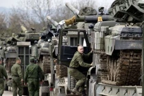 350 xe bọc thép, xe tải ở Crimea được chuyển tới Ukraine