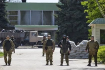 Quân Ukraine bị đánh bật khỏi sân bay Lugansk