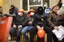 Người biểu tình Đông Ukraine đánh chiếm tòa nhà chính quyền